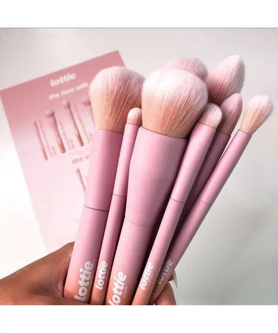 Lottie London Multi-Use Face Brush | BRUSHES στο Makeupland.gr