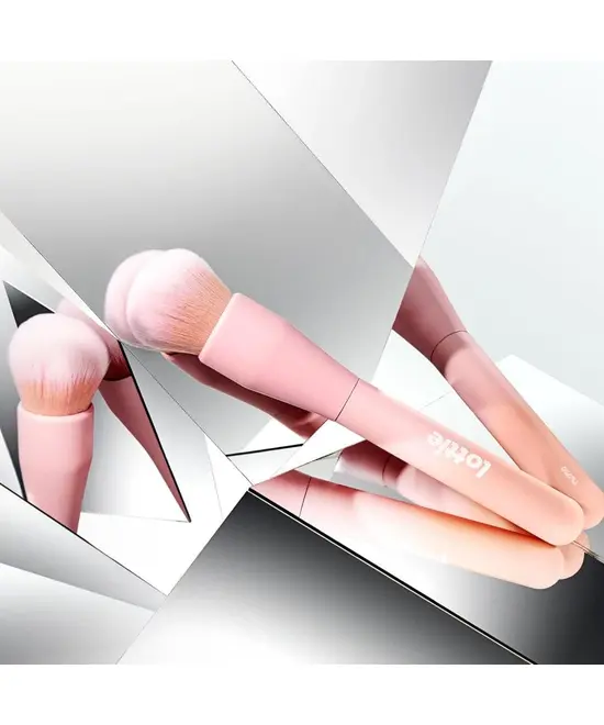 Lottie London Tapered Bronzer Brush | ΠΙΝΕΛΑ στο Makeupland.gr