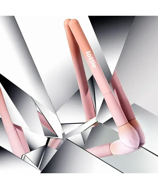 Lottie London Tapered Highlighter Brush | ΠΙΝΕΛΑ στο Makeupland.gr